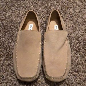 Steve Madden tan suede loafer shoes. Size 11.